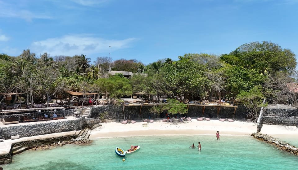 Praia do Pa'ue Beach Lounge em Isla Grande