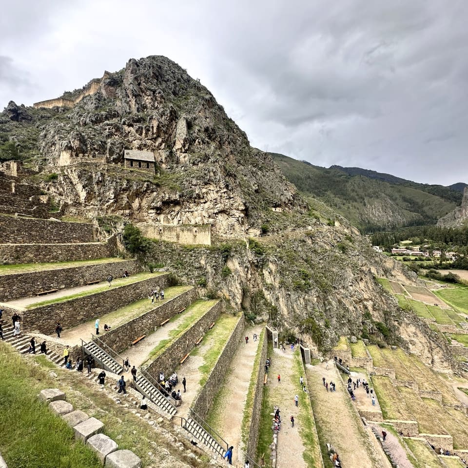 Terraços incas de Pisac na encosta