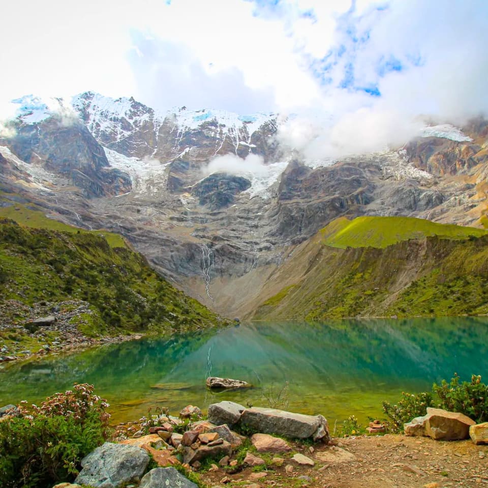 Laguna Humantay com o Nevado ao fundo